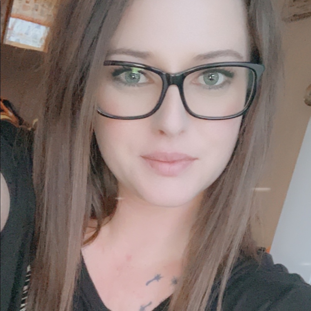 Meet your Posher, Maegan